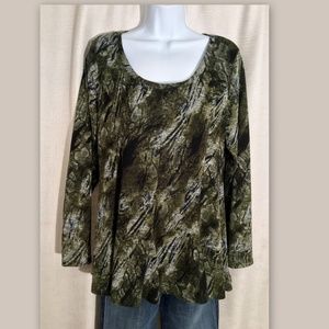 DRESSBARN Petite Women’s Size PM Black Gray Abstract Stretch Scoop Neck TOP